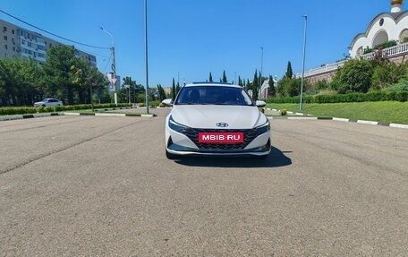 Hyundai Elantra, 2022 год, 1 950 000 рублей, 4 фотография