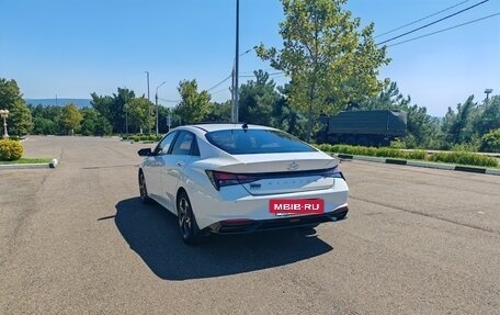 Hyundai Elantra, 2022 год, 1 950 000 рублей, 3 фотография