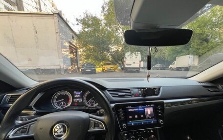 Skoda Superb III рестайлинг, 2017 год, 1 800 000 рублей, 11 фотография