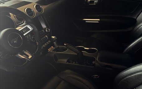 Ford Mustang VI рестайлинг, 2020 год, 2 850 000 рублей, 5 фотография