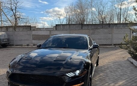 Ford Mustang VI рестайлинг, 2020 год, 2 850 000 рублей, 6 фотография