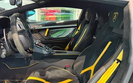 Lamborghini Aventador I рестайлинг, 2020 год, 58 000 000 рублей, 5 фотография