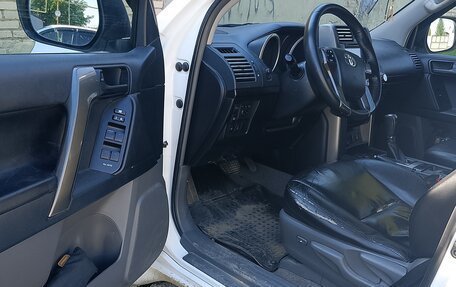 Toyota Land Cruiser Prado 150 рестайлинг 2, 2010 год, 2 500 000 рублей, 10 фотография