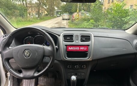 Renault Logan II, 2018 год, 560 000 рублей, 1 фотография