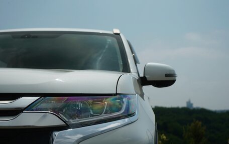 Mitsubishi Outlander III рестайлинг 3, 2015 год, 1 300 000 рублей, 4 фотография
