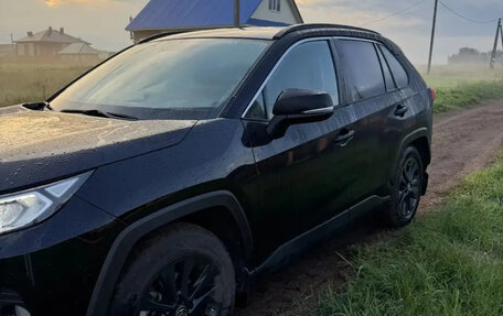 Toyota RAV4, 2019 год, 3 000 000 рублей, 2 фотография