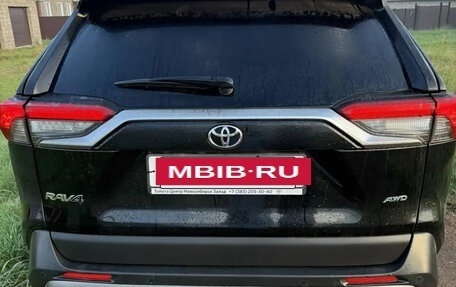 Toyota RAV4, 2019 год, 3 000 000 рублей, 3 фотография