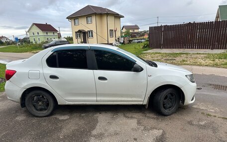 Renault Logan II, 2018 год, 560 000 рублей, 3 фотография