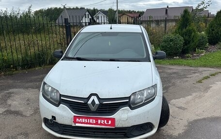 Renault Logan II, 2018 год, 560 000 рублей, 4 фотография