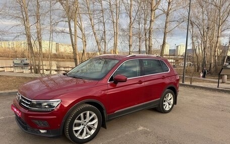 Volkswagen Tiguan II, 2018 год, 2 400 000 рублей, 1 фотография