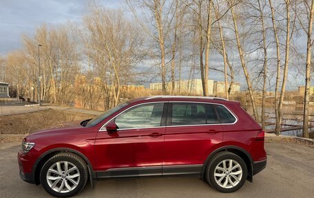 Volkswagen Tiguan II, 2018 год, 2 400 000 рублей, 4 фотография