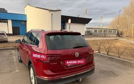 Volkswagen Tiguan II, 2018 год, 2 400 000 рублей, 3 фотография