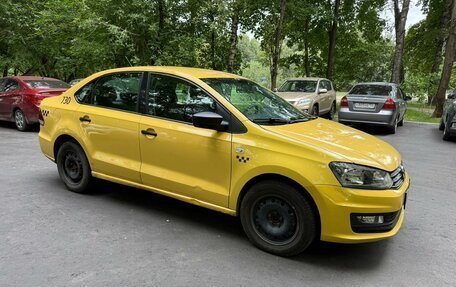 Volkswagen Polo VI (EU Market), 2019 год, 680 000 рублей, 2 фотография