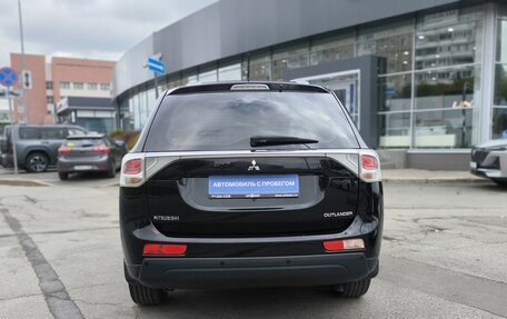 Mitsubishi Outlander III рестайлинг 3, 2013 год, 1 165 000 рублей, 5 фотография