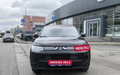 Mitsubishi Outlander III рестайлинг 3, 2013 год, 1 165 000 рублей, 2 фотография
