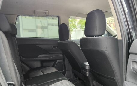 Mitsubishi Outlander III рестайлинг 3, 2013 год, 1 165 000 рублей, 10 фотография