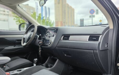 Mitsubishi Outlander III рестайлинг 3, 2013 год, 1 165 000 рублей, 11 фотография