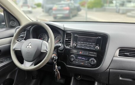 Mitsubishi Outlander III рестайлинг 3, 2013 год, 1 165 000 рублей, 12 фотография