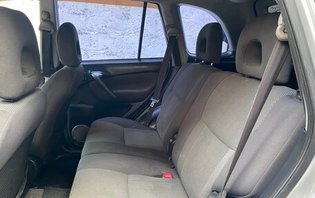 Toyota RAV4, 2005 год, 725 000 рублей, 4 фотография