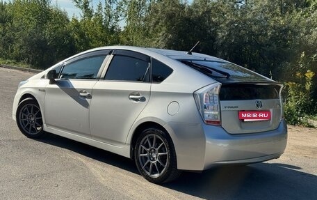 Toyota Prius, 2011 год, 1 090 000 рублей, 4 фотография