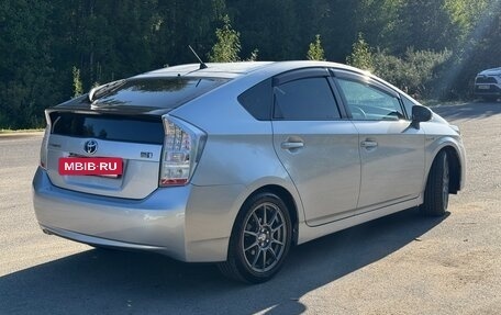 Toyota Prius, 2011 год, 1 090 000 рублей, 6 фотография