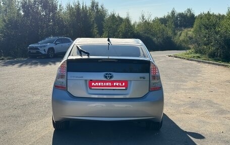 Toyota Prius, 2011 год, 1 090 000 рублей, 5 фотография