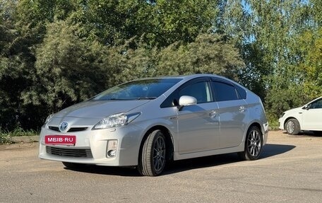 Toyota Prius, 2011 год, 1 090 000 рублей, 7 фотография