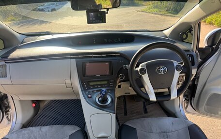 Toyota Prius, 2011 год, 1 090 000 рублей, 11 фотография