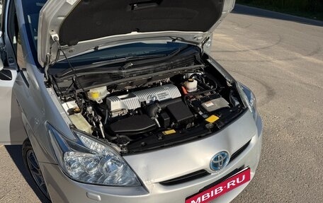 Toyota Prius, 2011 год, 1 090 000 рублей, 8 фотография