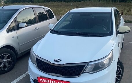KIA Rio III рестайлинг, 2015 год, 650 000 рублей, 2 фотография