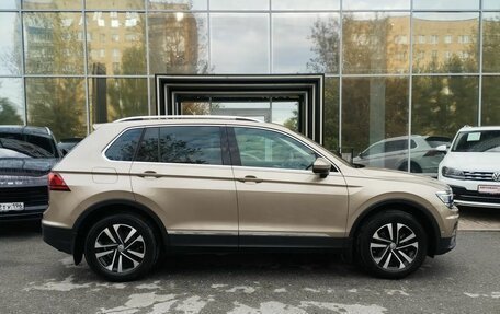 Volkswagen Tiguan II, 2019 год, 2 199 000 рублей, 8 фотография