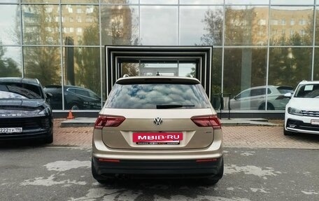 Volkswagen Tiguan II, 2019 год, 2 199 000 рублей, 5 фотография