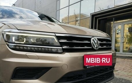 Volkswagen Tiguan II, 2019 год, 2 199 000 рублей, 10 фотография