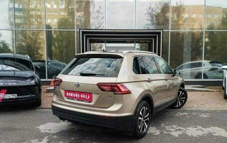 Volkswagen Tiguan II, 2019 год, 2 199 000 рублей, 6 фотография
