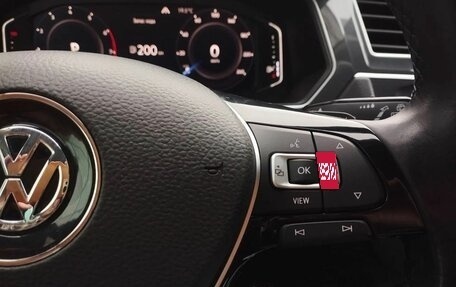 Volkswagen Tiguan II, 2019 год, 2 199 000 рублей, 16 фотография