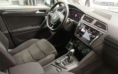 Volkswagen Tiguan II, 2019 год, 2 199 000 рублей, 40 фотография