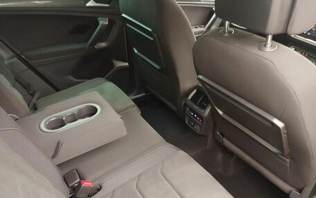 Volkswagen Tiguan II, 2019 год, 2 199 000 рублей, 39 фотография