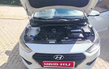 Hyundai Solaris II рестайлинг, 2018 год, 970 000 рублей, 2 фотография