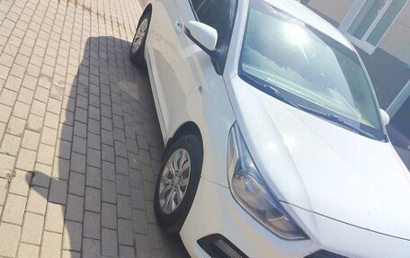 Hyundai Solaris II рестайлинг, 2018 год, 970 000 рублей, 9 фотография