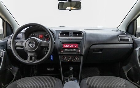 Volkswagen Polo VI (EU Market), 2011 год, 758 000 рублей, 13 фотография
