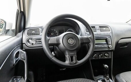 Volkswagen Polo VI (EU Market), 2011 год, 758 000 рублей, 14 фотография