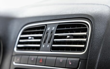Volkswagen Polo VI (EU Market), 2011 год, 758 000 рублей, 26 фотография