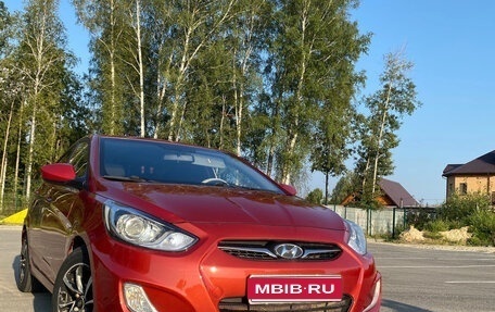 Hyundai Solaris II рестайлинг, 2012 год, 815 000 рублей, 1 фотография