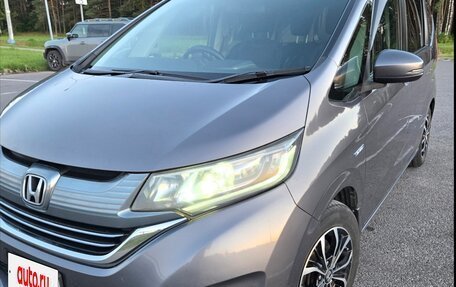Honda Freed II, 2017 год, 1 240 000 рублей, 2 фотография