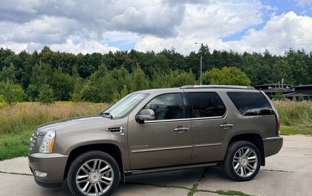 Cadillac Escalade III, 2011 год, 2 100 000 рублей, 2 фотография