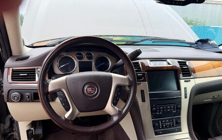 Cadillac Escalade III, 2011 год, 2 100 000 рублей, 8 фотография