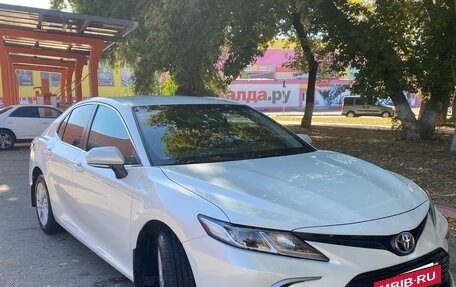 Toyota Camry, 2021 год, 3 000 000 рублей, 2 фотография