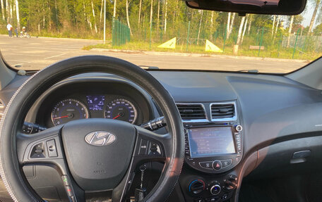 Hyundai Solaris II рестайлинг, 2012 год, 815 000 рублей, 9 фотография
