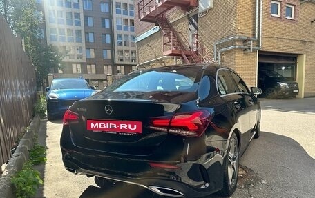 Mercedes-Benz A-Класс, 2019 год, 2 400 000 рублей, 2 фотография