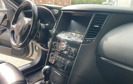 Infiniti QX70, 2015 год, 2 300 000 рублей, 6 фотография